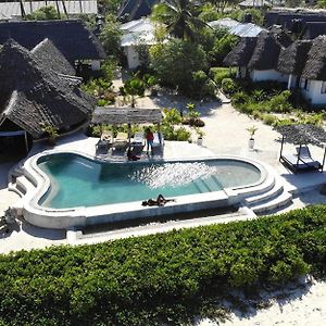 Driftwood Beach Lodge